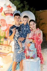 Quá trình phát triển của Quỳnh Anh Phong Cách Đẳng Cấp Tiểu Thư Hà Thành không chỉ là câu chuyện về phong cách thời trang mà còn là một thông điệp mạnh mẽ về sức mạnh và sự kiên trì mà phụ nữ cần có để khẳng định bản thân