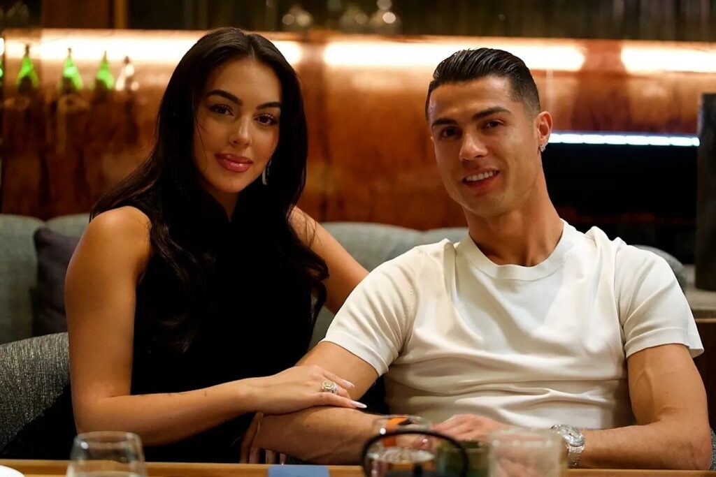 Áp lực từ các tình huống khẩn cấp không thể làm giảm tinh thần của Cristiano Ronaldo thay vệ sĩ